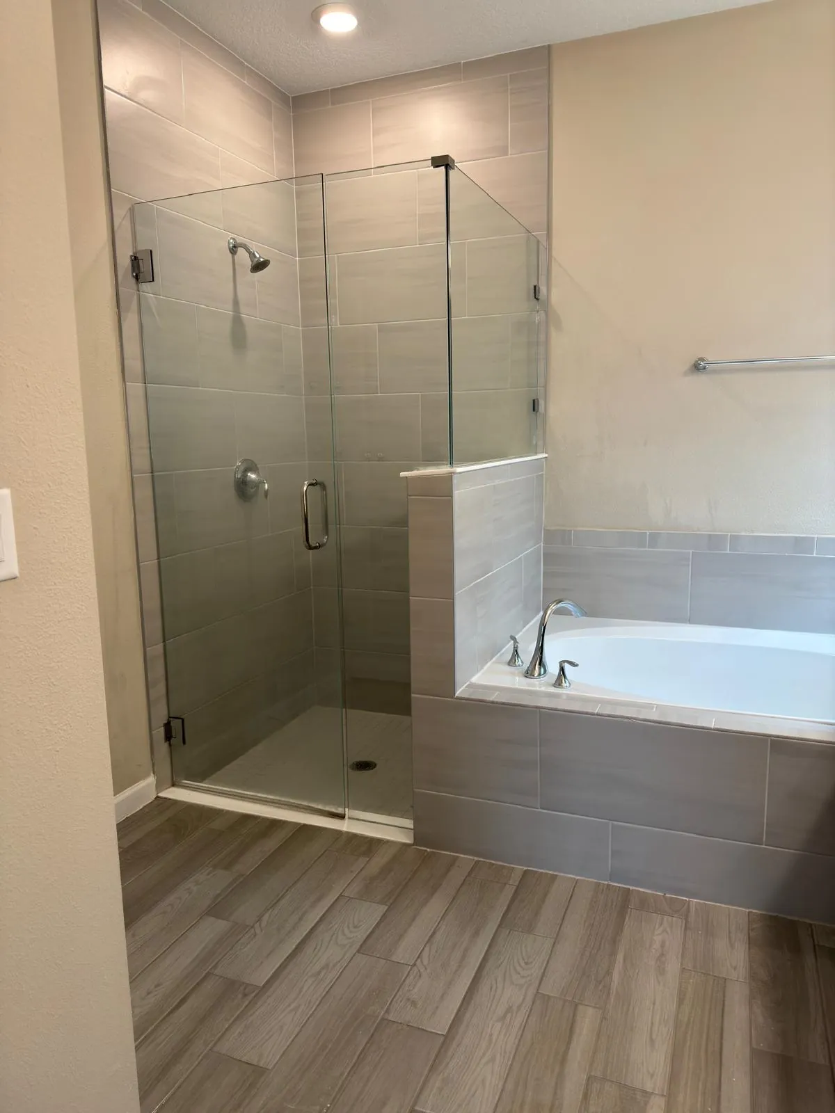 Glass shower detailed — real LOOM cleaning work